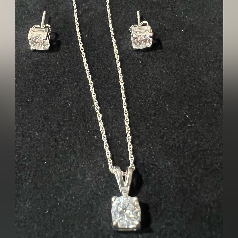 Elegant Silver Jewelry Set